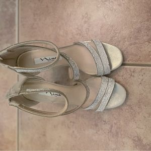 Nina, gold size 7 dress shoes.great condition worn a few times.